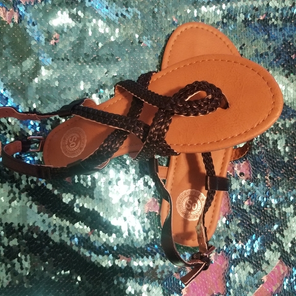 Girls Sandals - Picture 7 of 9